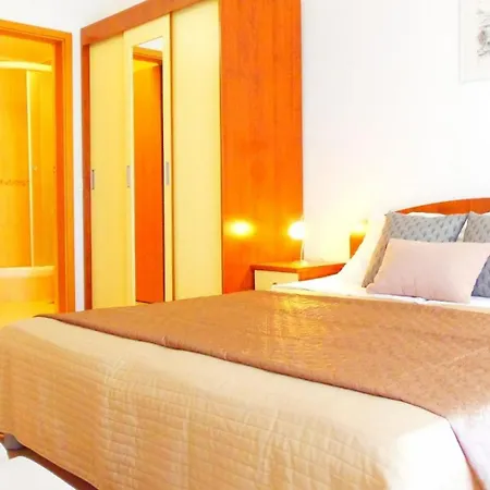Bor Apartment *
